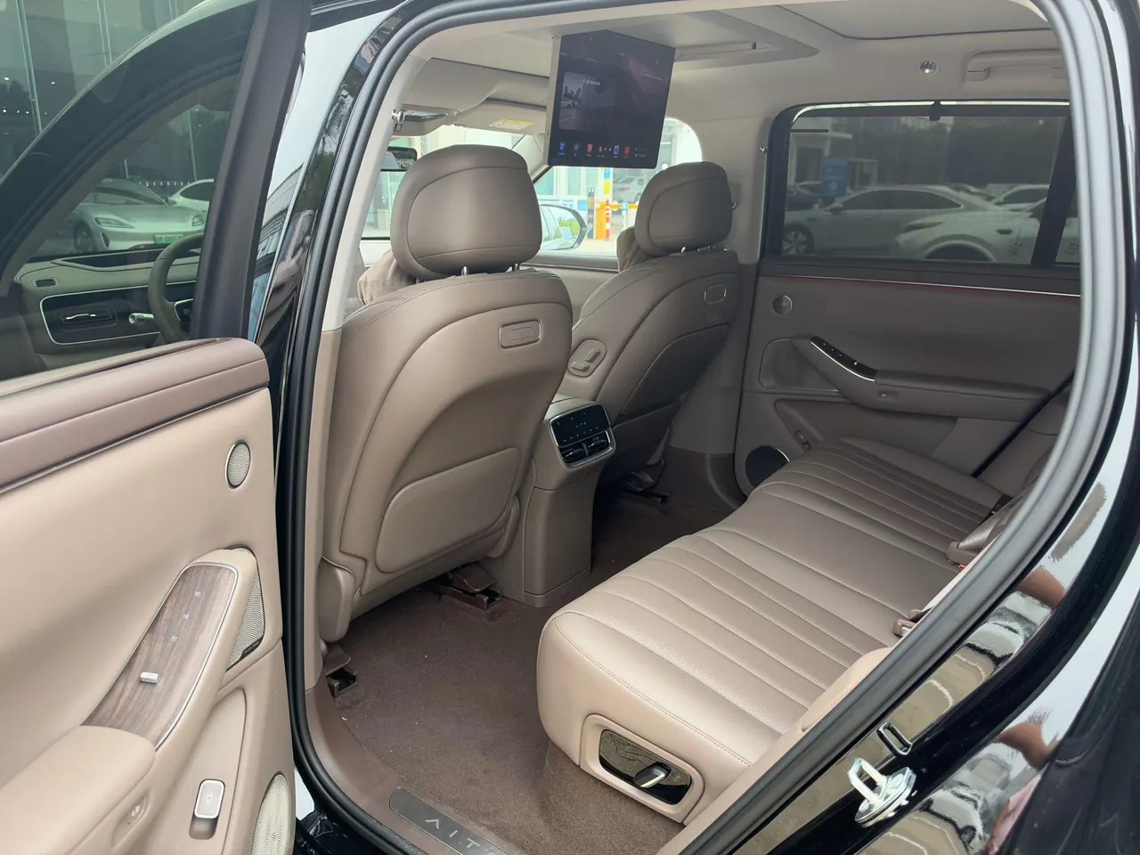 AITO 2026 AITO M7 extended range Ultra 4-wheel drive version 5 (192-line laser Radar) automatic gear 4