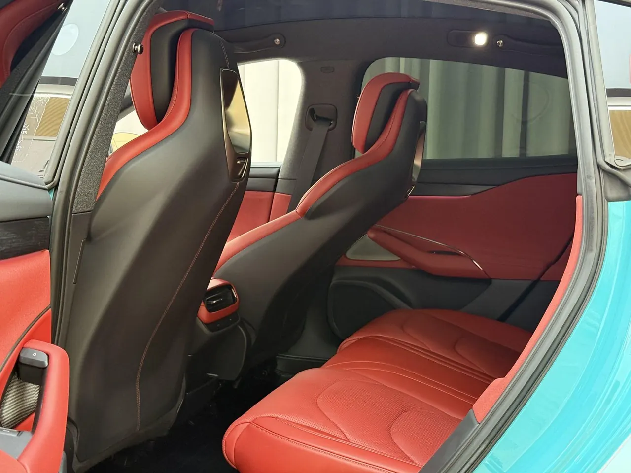 MI 2024 SU 7 700km Rear Drive Long Endurance Smart Driving Edition Automatic Gear 6