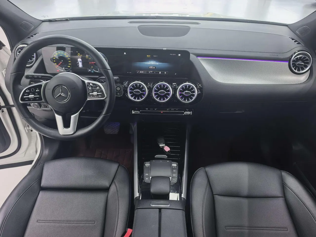 Mercedes Benz 2023 GLA 200 1.3T automatic gear 5