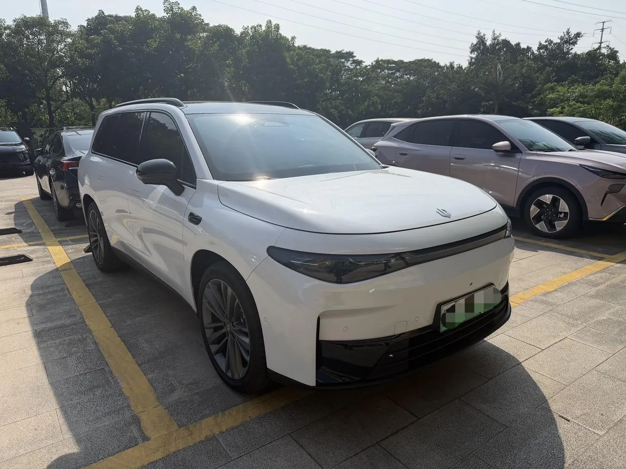 Leapmotor 2026 C 16 580 Premium Edition 6-seat Automatic Gear 3