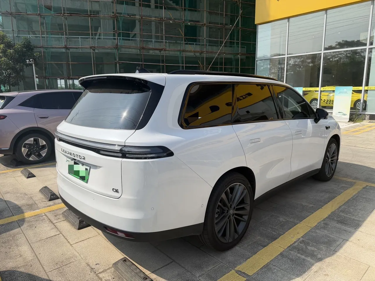 Leapmotor 2026 C 16 580 Premium Edition 6-seat Automatic Gear 4