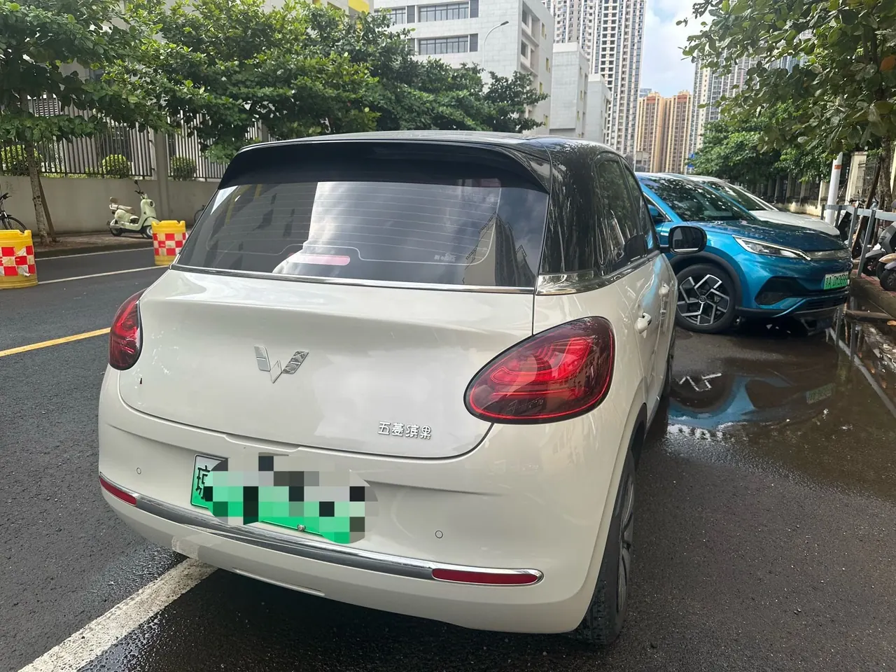 WuLing 2023 Plantronics 410km LingBox Exclusive Automatic Transmission 4