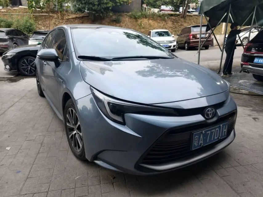 Toyota 2023 Lei Ling Shuangqing 1.8 Stepless Intelligent Electric Hybrid Deluxe Edition Automatic Gear 2