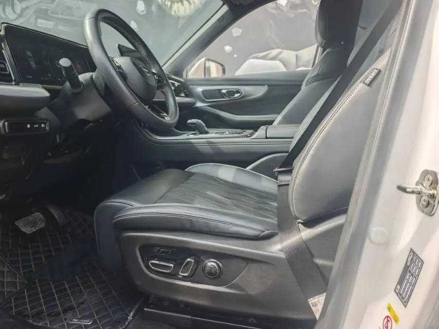 Chuanqi 2022 GS8 Hybrid 2.0TM Stepless Two-Drive Premium Edition Seven-seat Automatic Gear 4