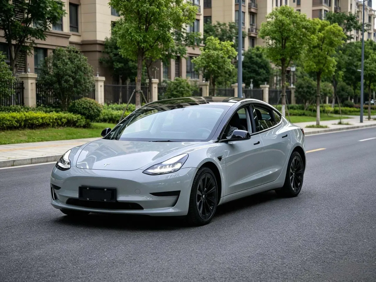 Открыть галерею: Tesla 2022 Model 3 rear-wheel drive version of automatic transmission