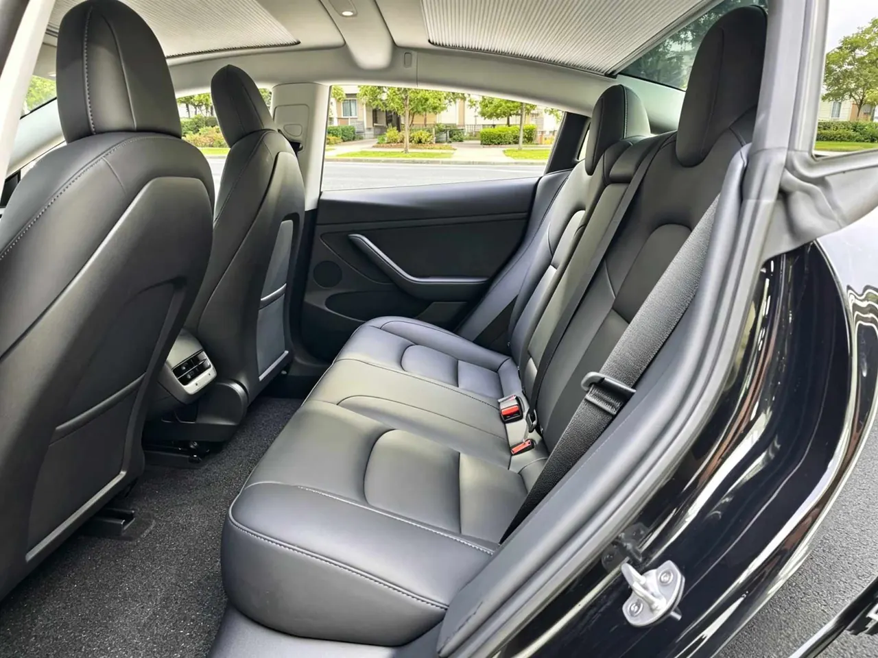 Tesla 2022 Model 3 rear-wheel drive version of automatic transmission 5