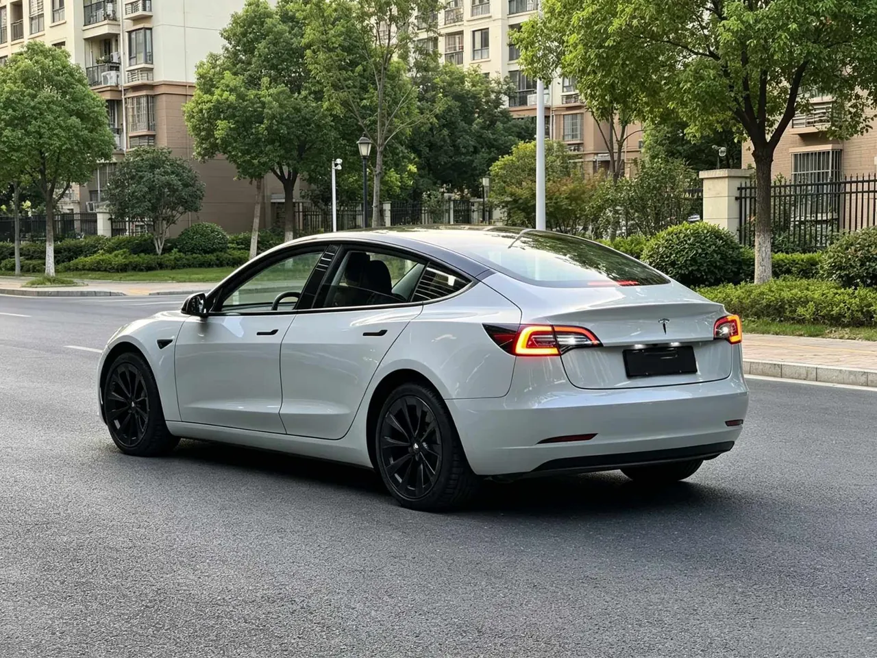 Tesla 2022 Model 3 rear-wheel drive version of automatic transmission 6