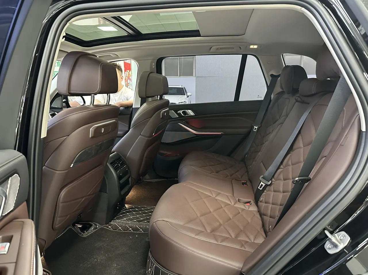 Open image lightbox: BMW 2026 X5 xDrive30Li 48V 2.0T exclusive m sports obsidian night suit automatic gear