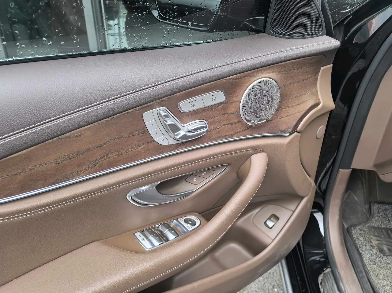 Mercedes Benz E Class 2023 E 300 L 2.0T Luxury Automatic Gear 4