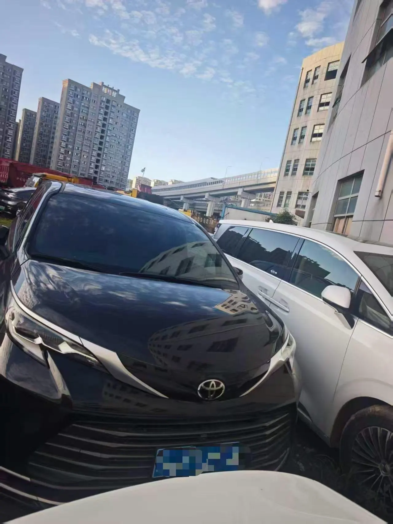 Toyota 2026 Sana 2.5 Stepless Four-wheel Drive Deluxe Edition Automatic Transmission 8