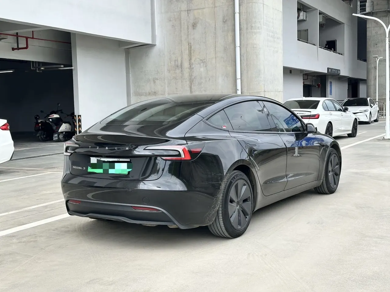 Tesla 2023 Model 3 Rejuvenation Edition Rear Wheel Drive Automatic Transmission 9