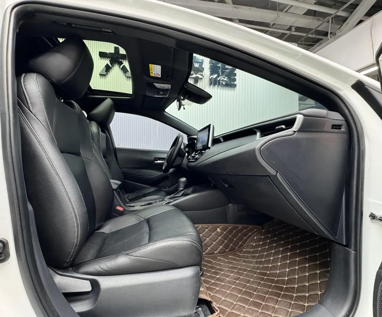 Toyota 2022 Lei Ling 1.2T Stepless 185T Deluxe Automatic Gear 11