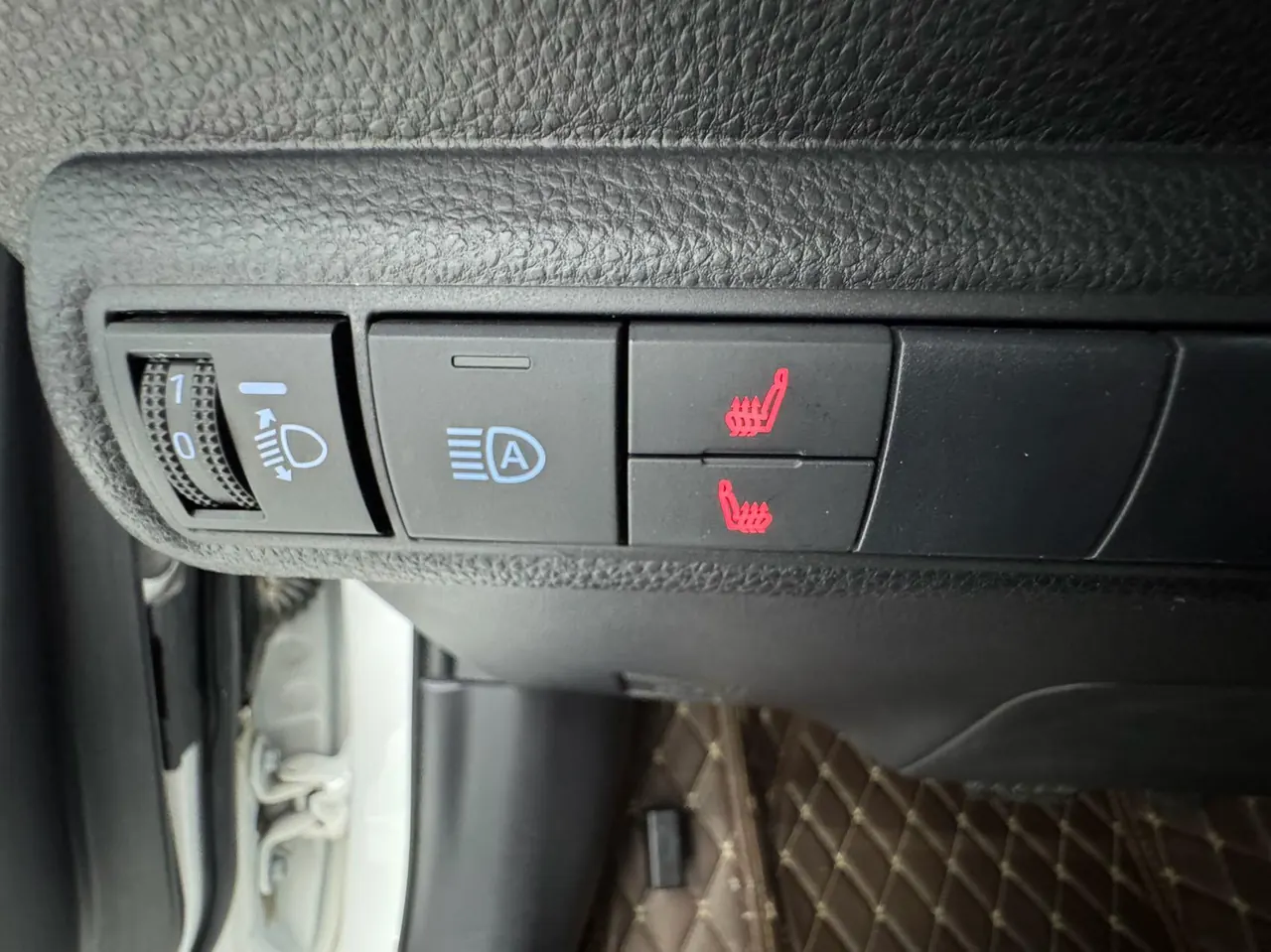 Toyota 2022 Lei Ling 1.2T Stepless 185T Deluxe Automatic Gear 14