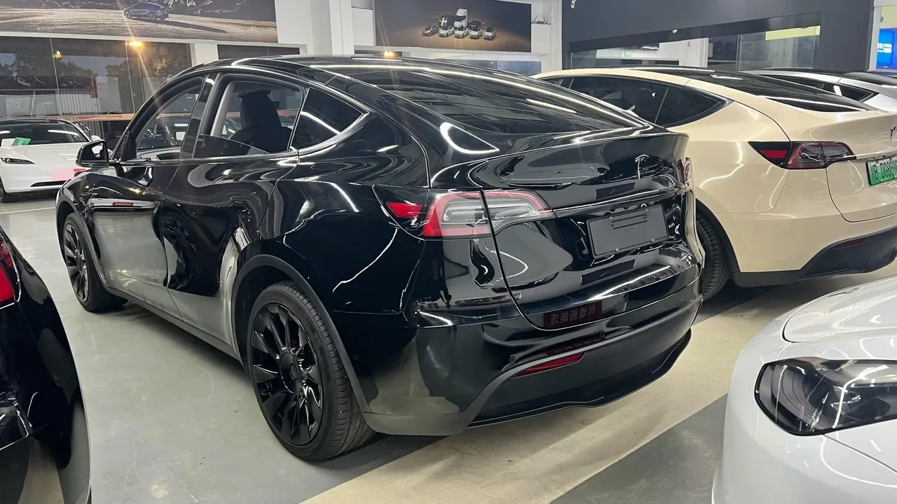 Tesla 2022 Model Y rear-wheel drive version (facelift) automatic gear 2