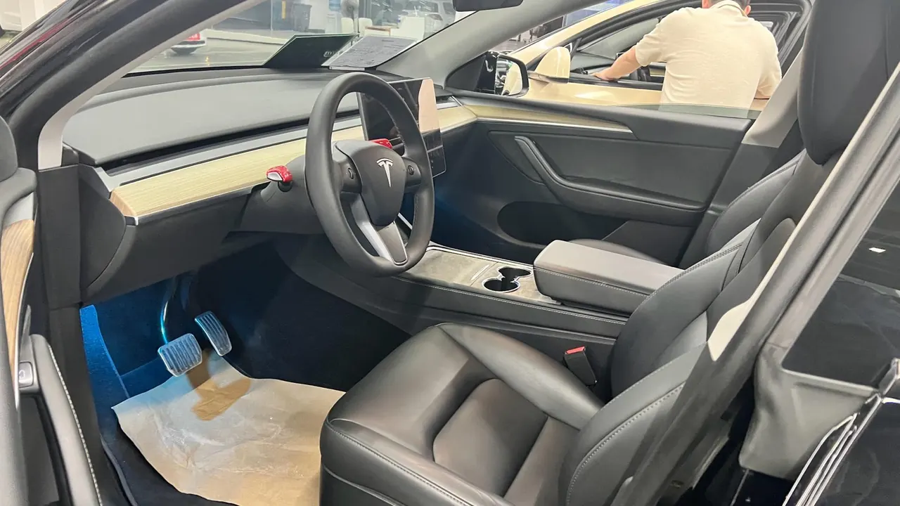 Tesla 2022 Model Y rear-wheel drive version (facelift) automatic gear 4