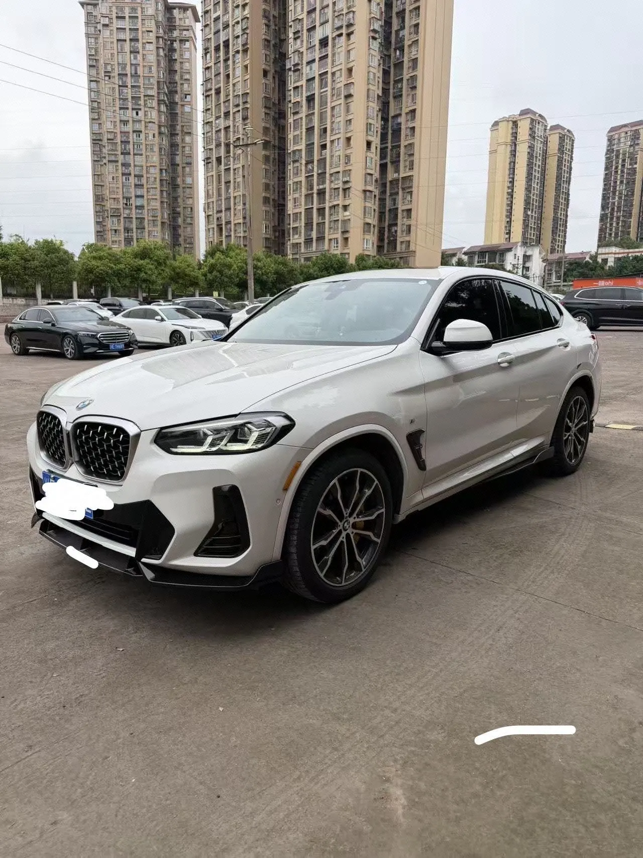 打开图片灯箱:BMW X4 (Imported) 2022 X4 xDrive25i 2.0T M Sports Suit Automatic Gear