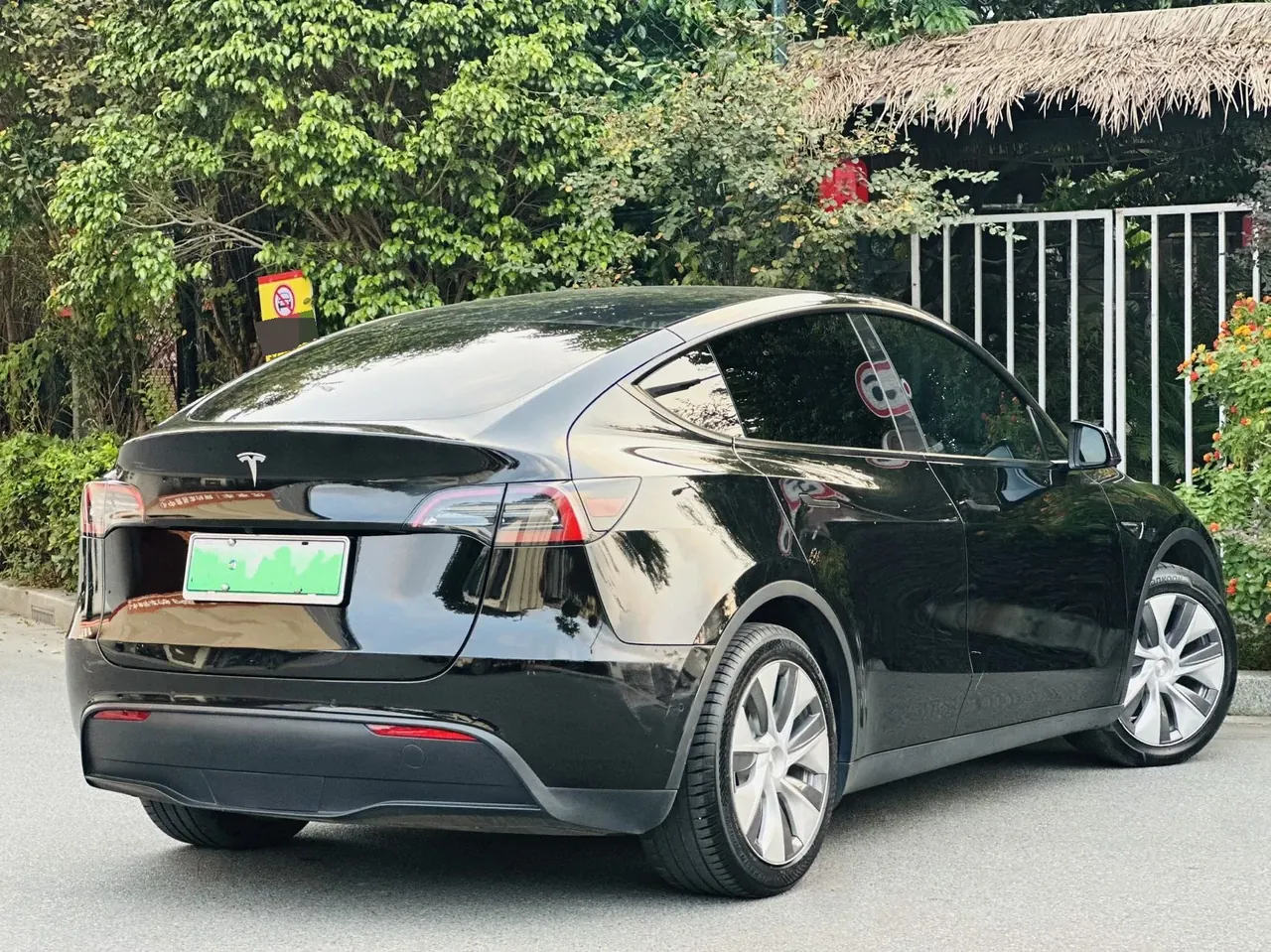 Tesla 2022 Model Y rear-wheel drive version automatic transmission 9