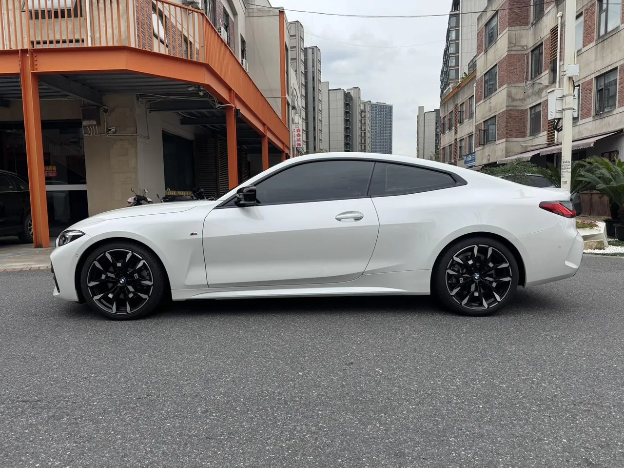 BMW 4 Series (Imported) 2024 430i Coupe 2.0T M Sport Night Edition Automatic 3