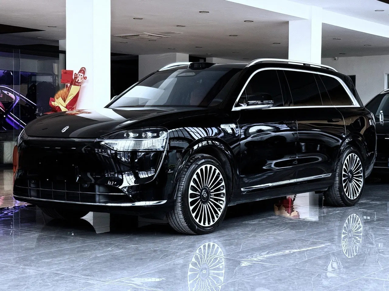 Open image lightbox: AITO 2025 AITO M9 extended range Ultra version 52kWh6 seat version automatic gear