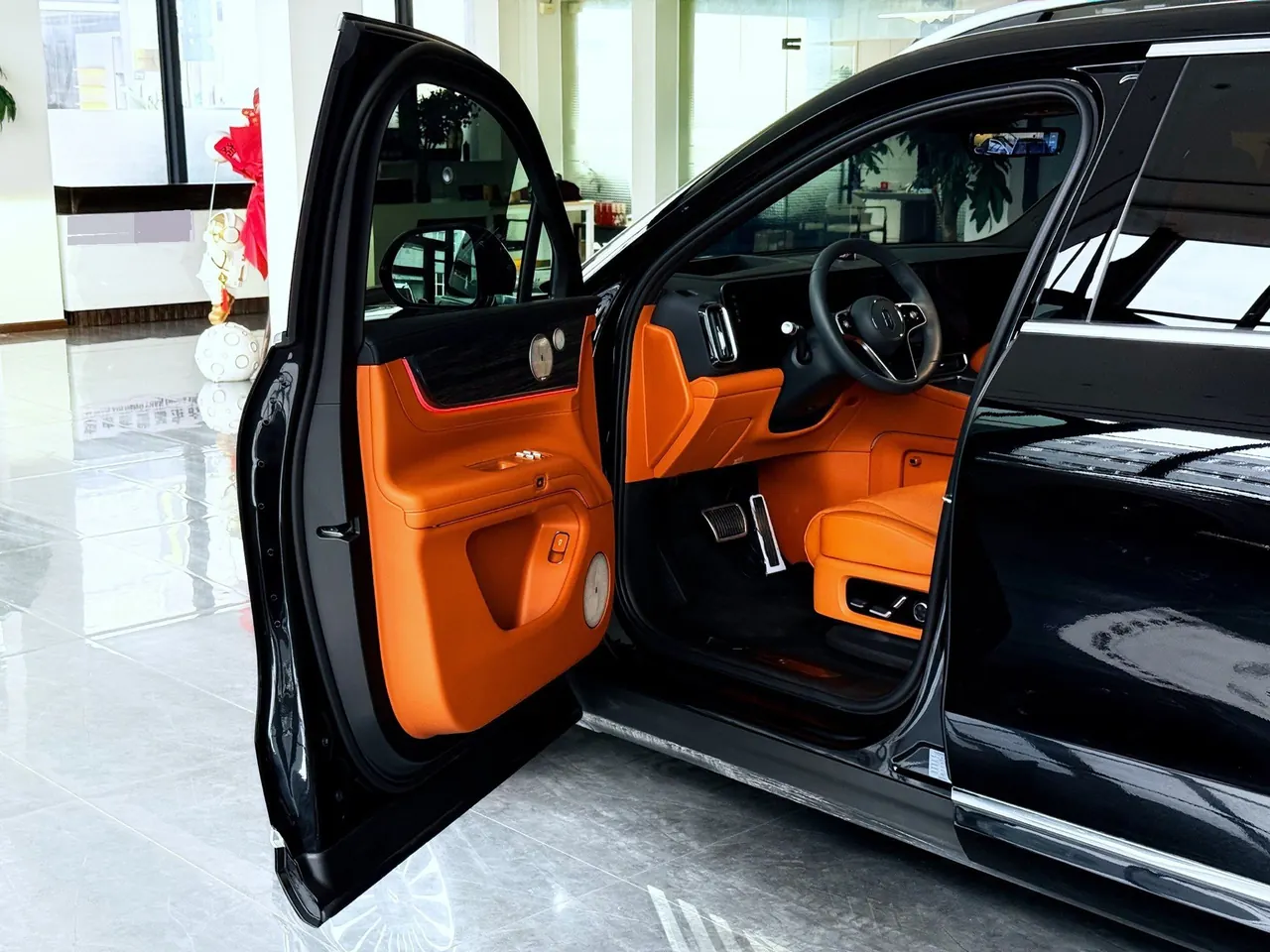 AITO 2025 AITO M9 extended range Ultra version 52kWh6 seat version automatic gear 12