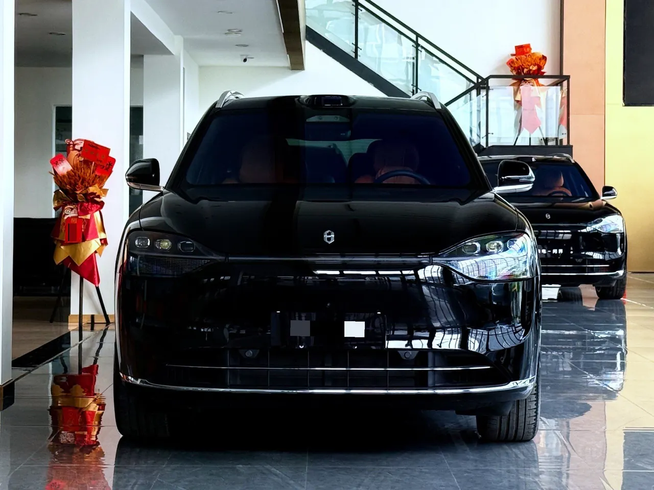 AITO 2025 AITO M9 extended range Ultra version 52kWh6 seat version automatic gear 8