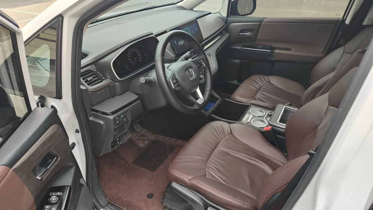 Honda 2022 Odyssey Hybrid 2.0 Stepless Sharp and Pleasant Edition Automatic Gear 4