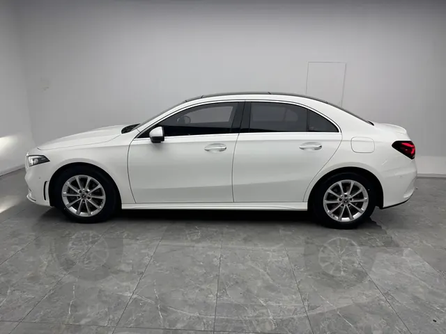 Mercedes Benz Class A 2022 A 200 L 1.3T Fashion Automatic Gear 10