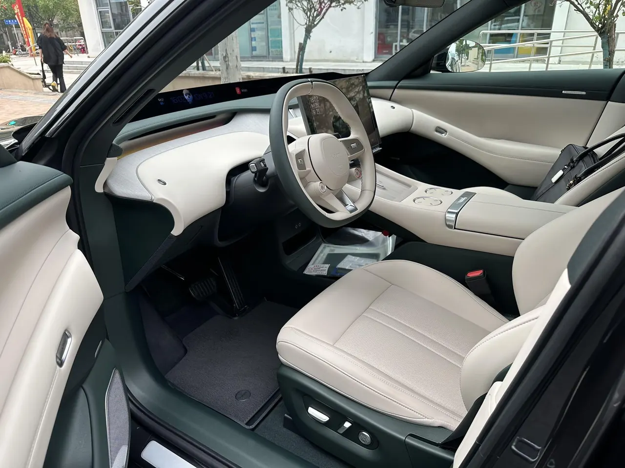 MI 2026 YU7 Standard Edition Automatic Gear 3