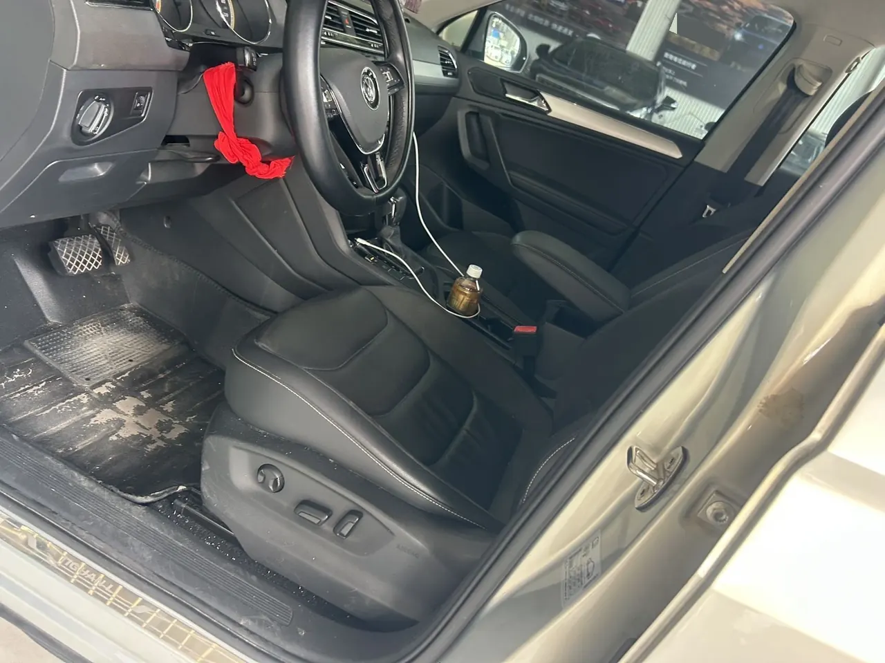 Volkswagen 2020 Tiguan L 2.0TSI 330TSI Two-Drive Smart Deluxe Automatic Gear 3