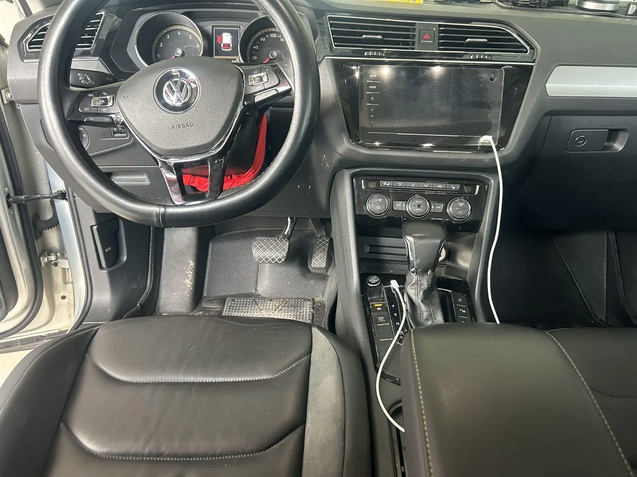 Volkswagen 2020 Tiguan L 2.0TSI 330TSI Two-Drive Smart Deluxe Automatic Gear 5