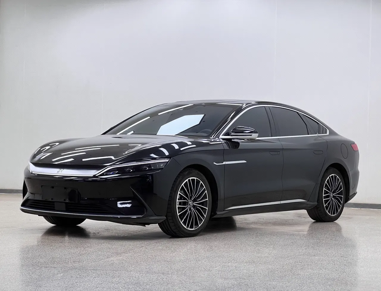 Open image lightbox: BYD 2020 Han four-wheel drive high-performance flagship automatic gear