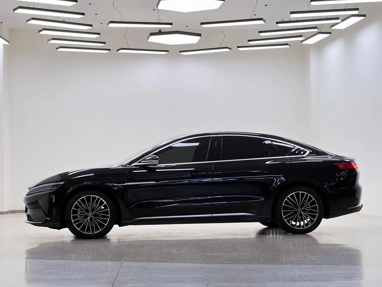 BYD 2020 Han four-wheel drive high-performance flagship automatic gear 3