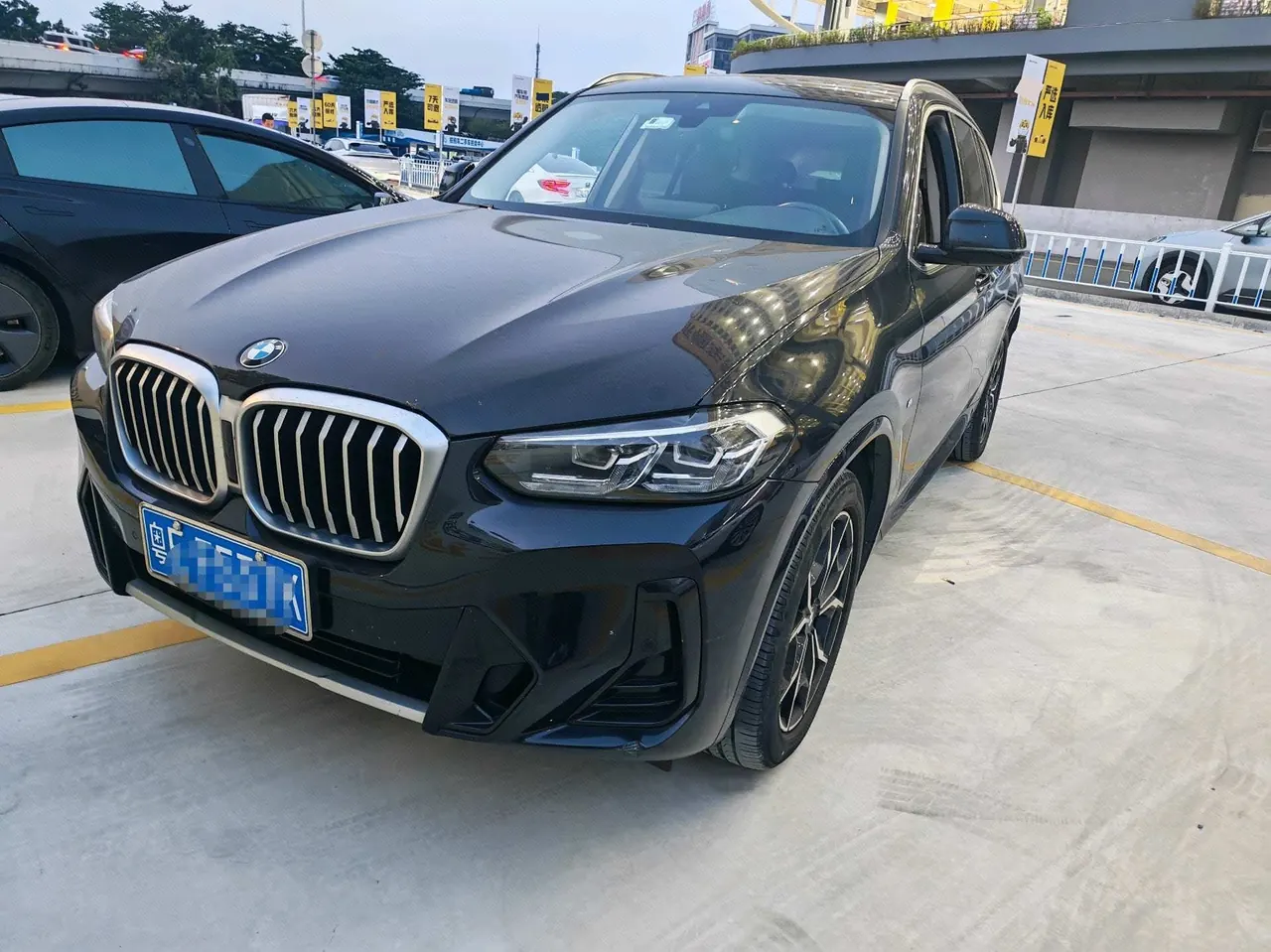 Открыть галерею: BMW 2022 X3 xDrive25i 2.0T M sports suit (changed) automatic gear