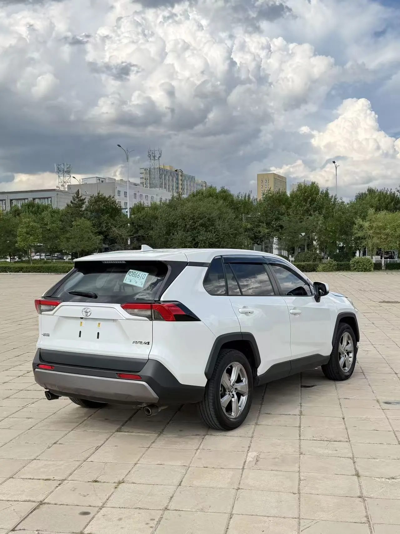 Toyota 2022 RAV4 Rongbo 2.0 Stepless Two-Drive Premium Edition Automatic Gear 2
