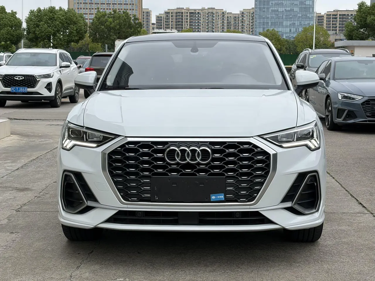 Audi 2020 Q3 Sportback 1.4TFSI 35TFSI aggressive automatic gear 2