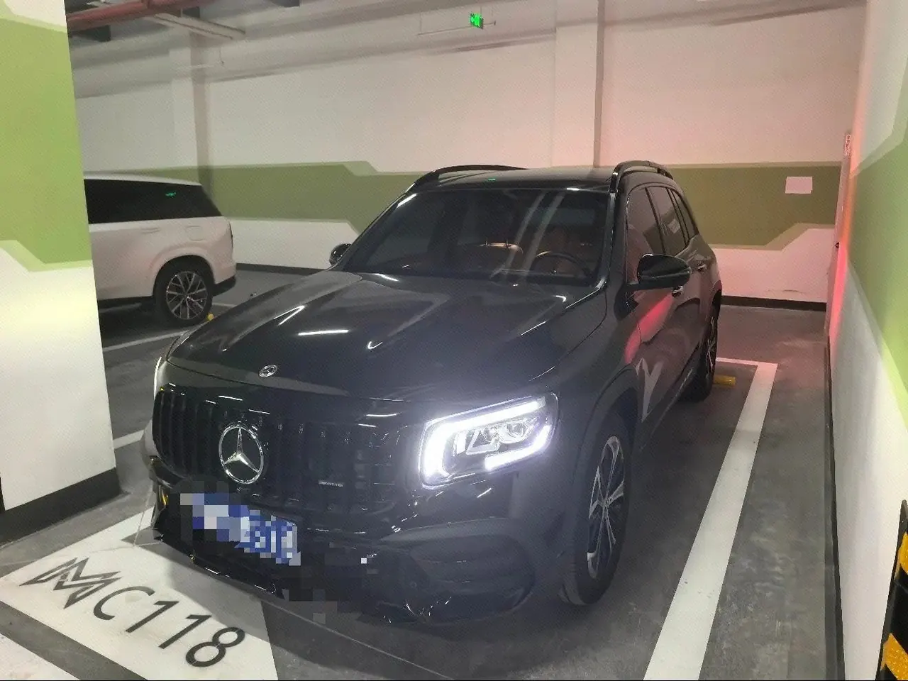 Open image lightbox: Mercedes Benz 2023 GLB 220 2.0T Fashion Automatic