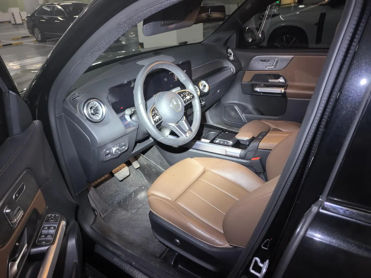 Mercedes Benz 2023 GLB 220 2.0T Fashion Automatic 3