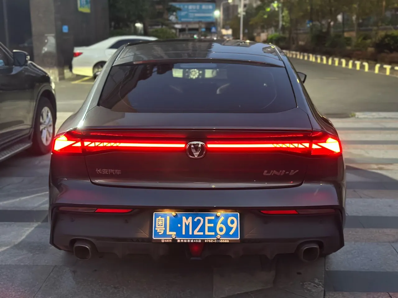 ChangAn 2022 UNI-V 1.5T honorable automatic gear 3