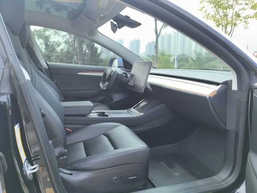 Tesla 2022 Model 3 rear-wheel drive version of automatic transmission 10