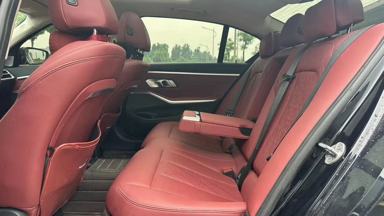 BMW 3 Series 2026 330Li 2.0T M Sports Obsidian Night Suit Automatic Gear 3