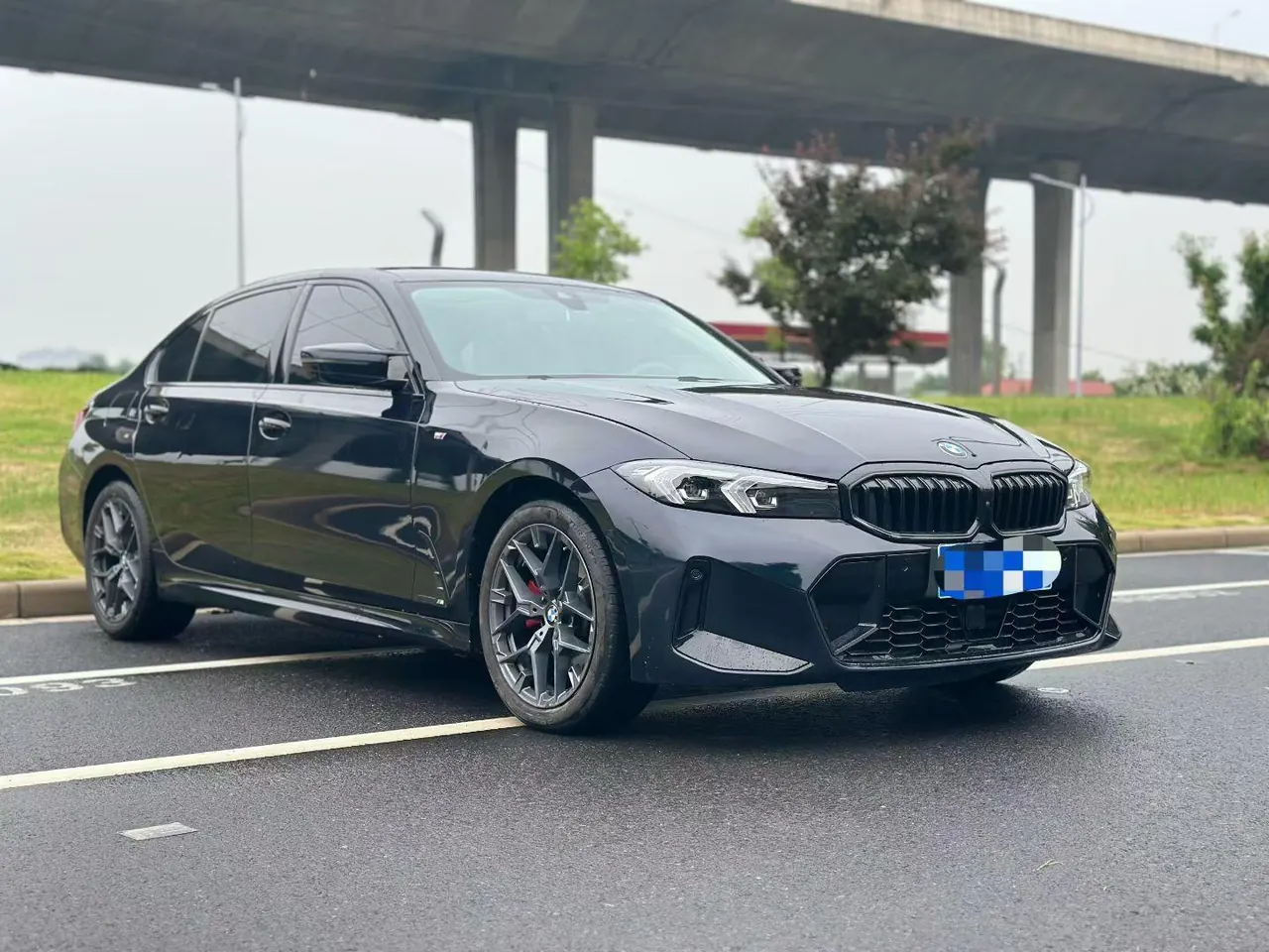 BMW 3 Series 2026 330Li 2.0T M Sports Obsidian Night Suit Automatic Gear 4