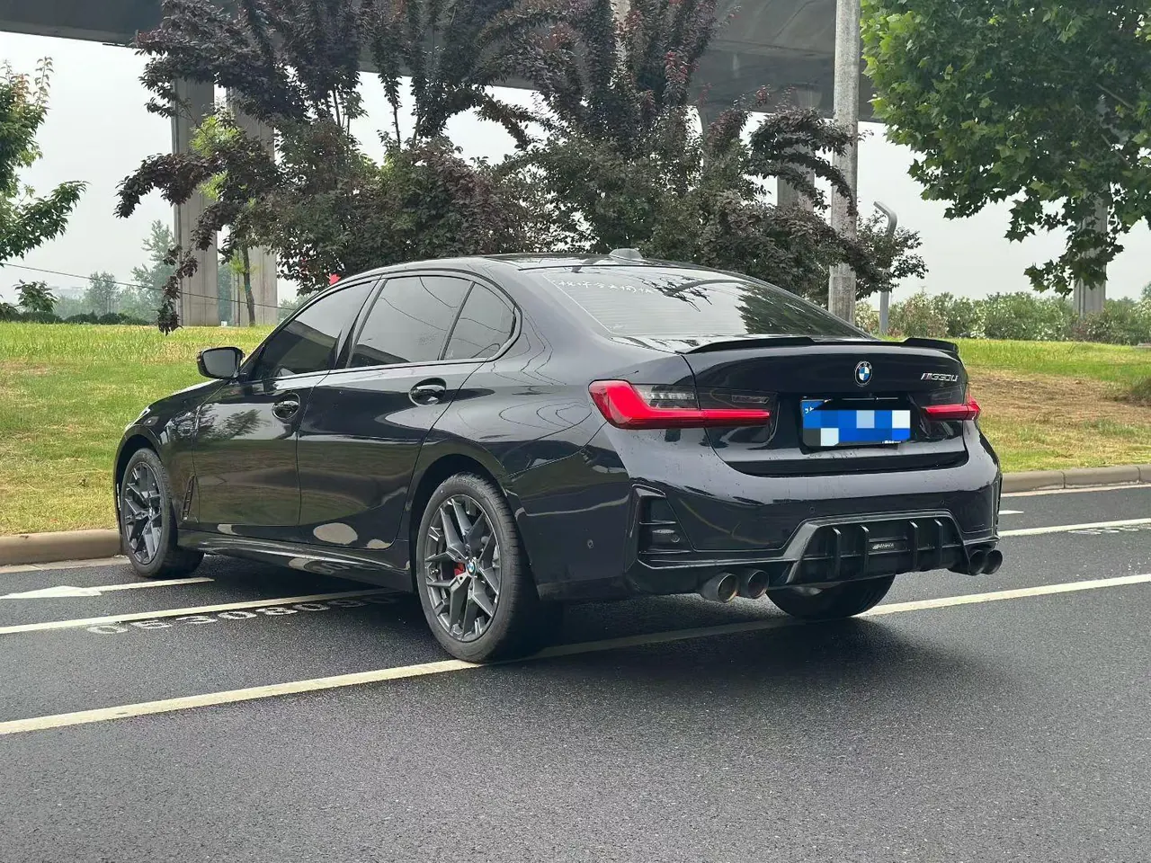BMW 3 Series 2026 330Li 2.0T M Sports Obsidian Night Suit Automatic Gear 5