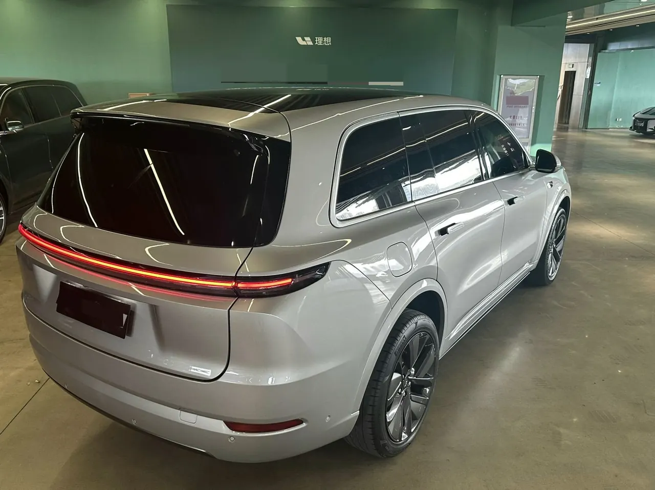 Li 2022 L9 1.5T Max Edition Automatic Gear 6