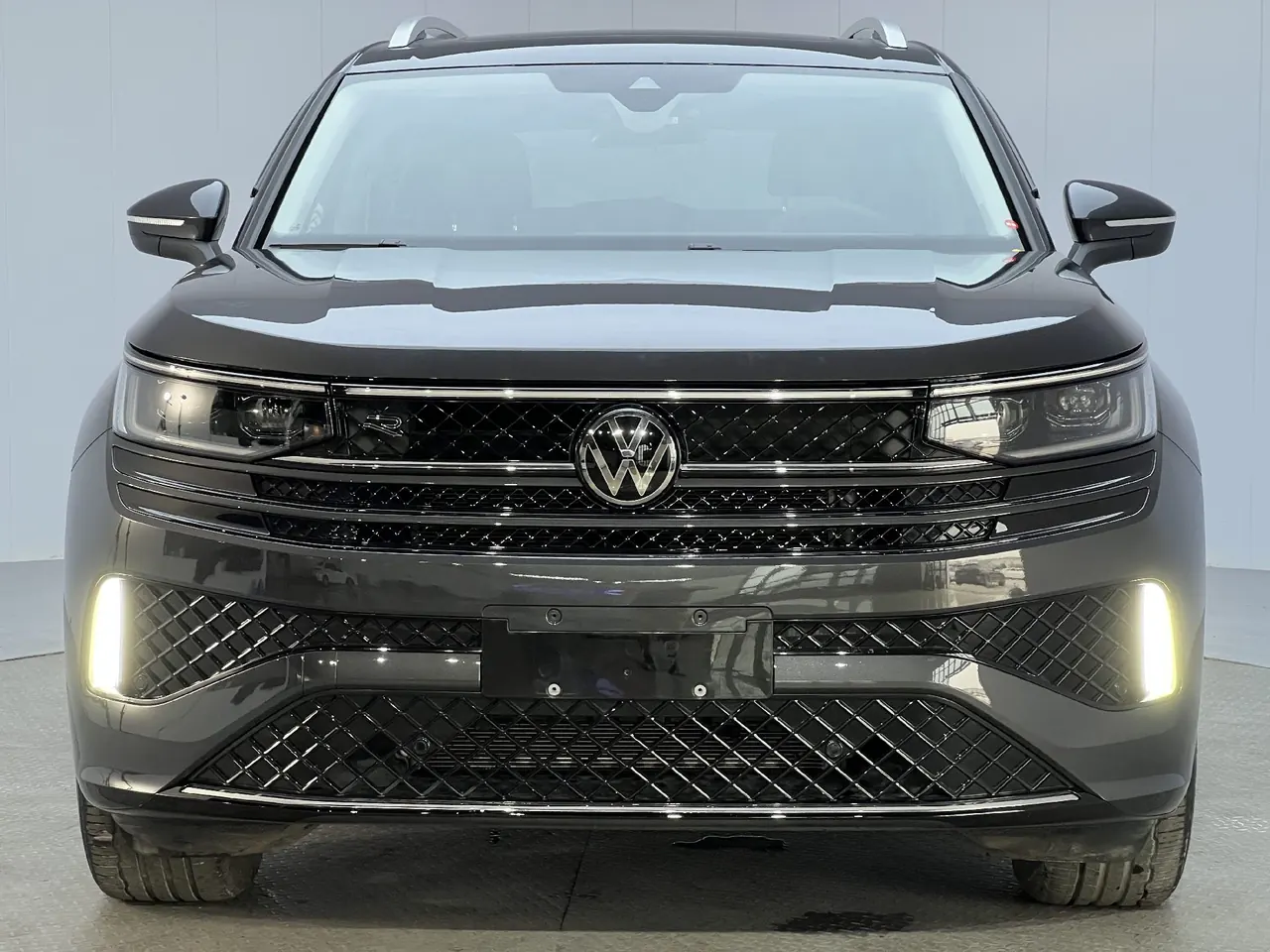 Volkswagen 2023 model tour R-Line 2.0TSI 380TSI four-wheel drive parade version automatic gear 2