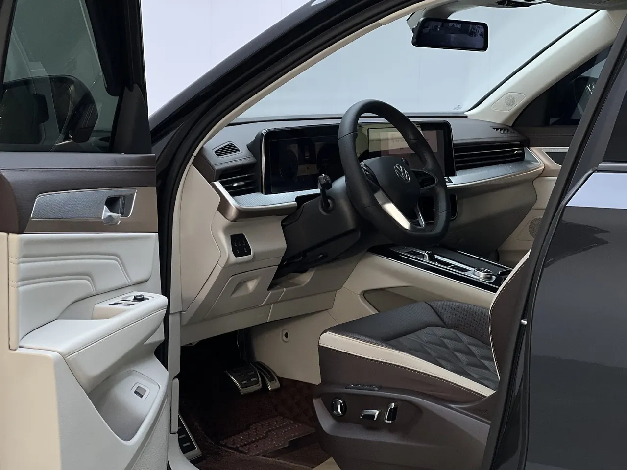 Volkswagen 2023 model tour R-Line 2.0TSI 380TSI four-wheel drive parade version automatic gear 4
