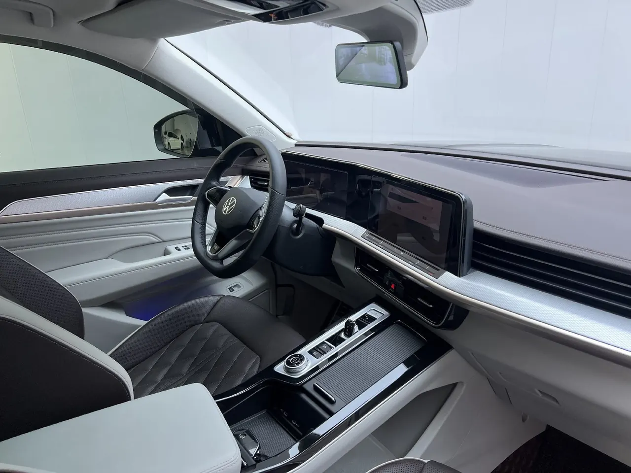 Volkswagen 2023 model tour R-Line 2.0TSI 380TSI four-wheel drive parade version automatic gear 6