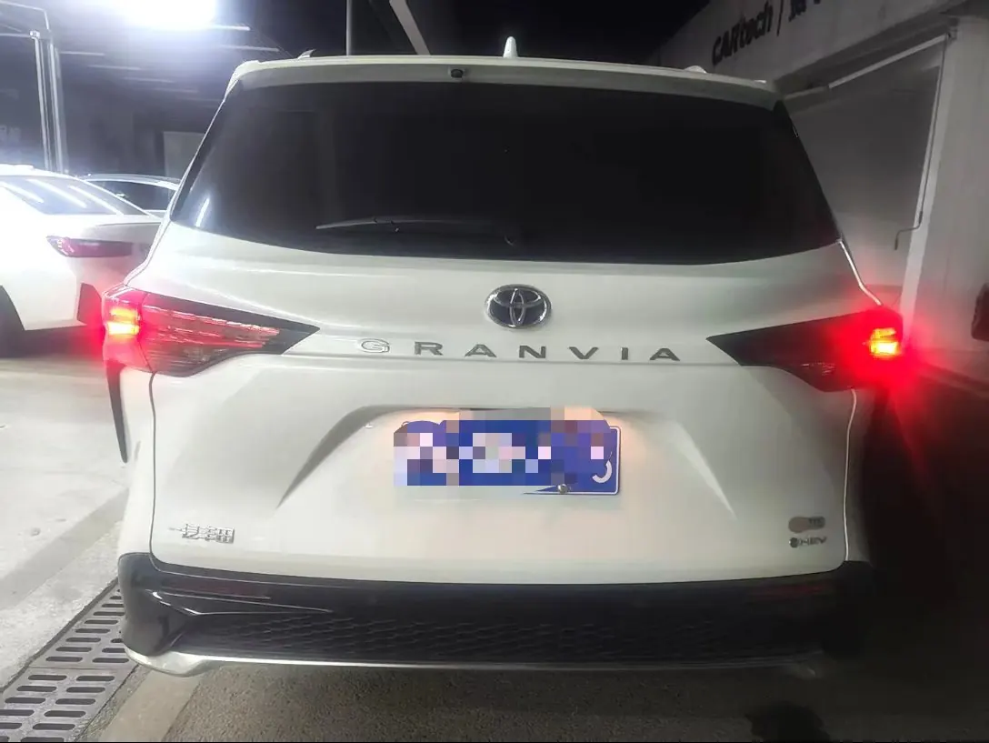 Toyota 2023 Grevia HYBRID 2.5 Stepless Premium PLUS Edition Automatic Gear 4