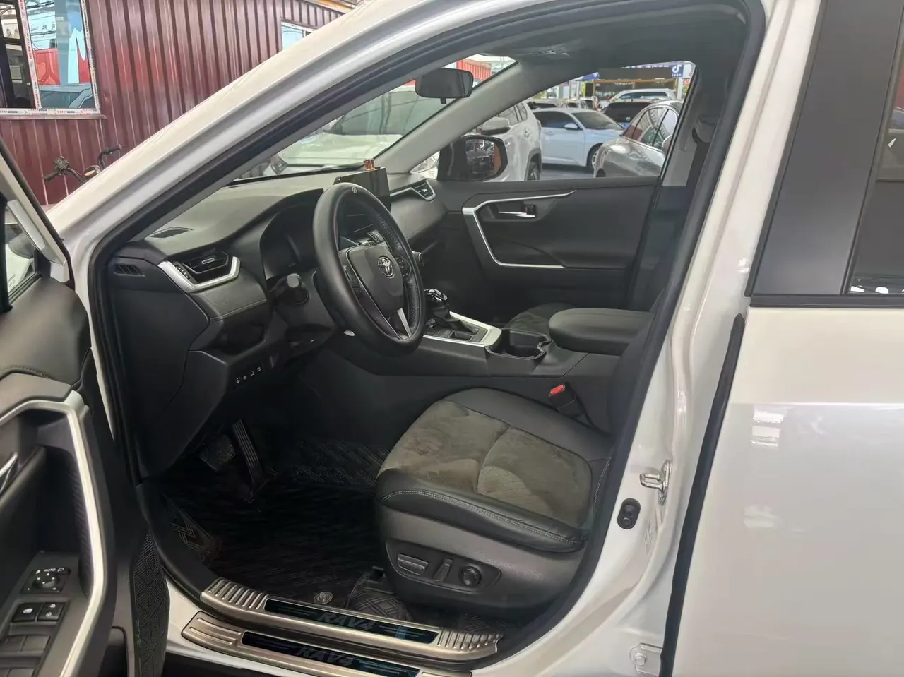 Toyota 2023 RAV4 Rongfong 2.0 Stepless Four-wheel Drive Adventure Plus Edition Automatic Gear 7