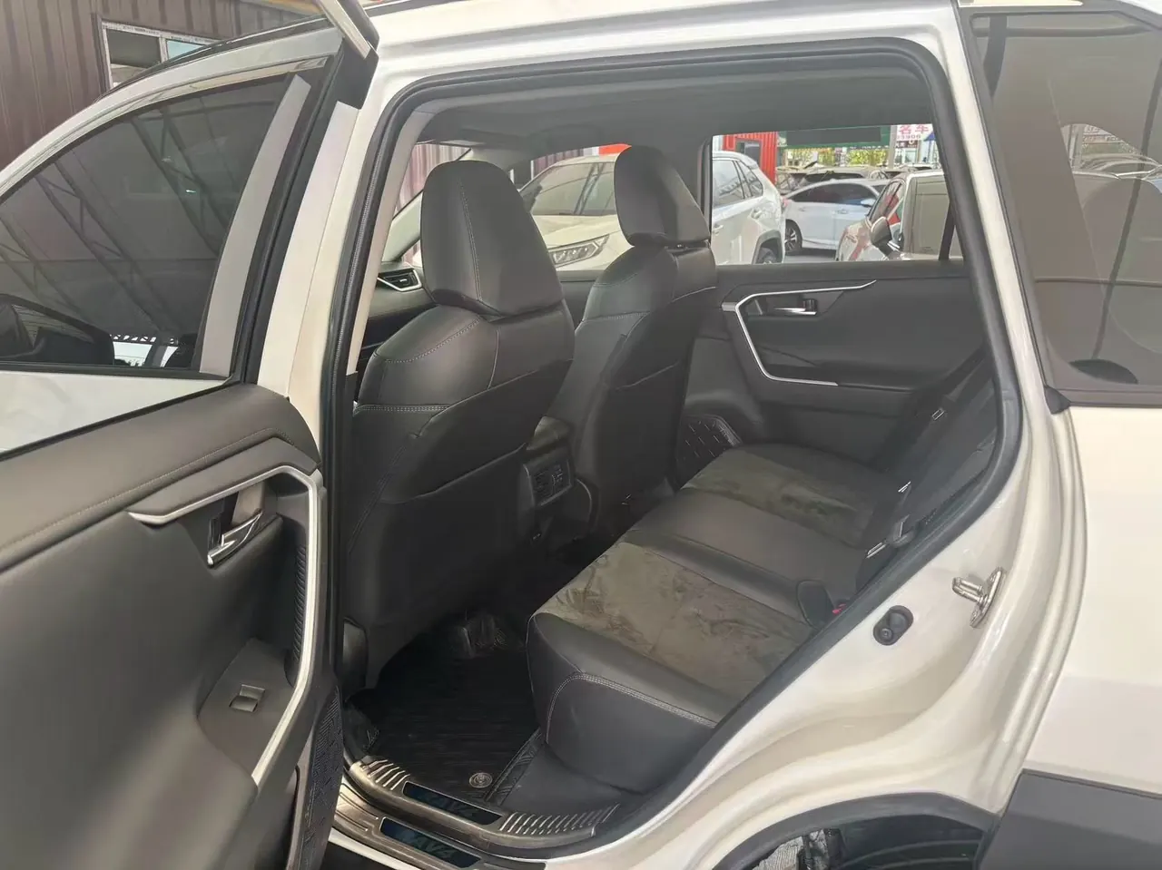 Toyota 2023 RAV4 Rongfong 2.0 Stepless Four-wheel Drive Adventure Plus Edition Automatic Gear 9