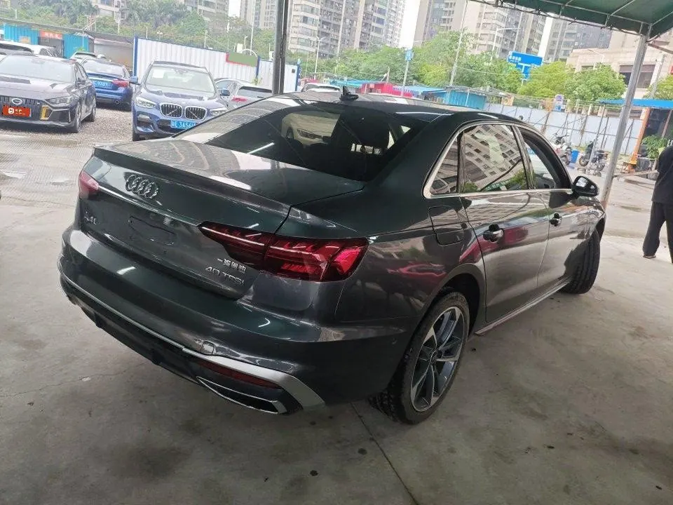 Audi 2024 A4L 2.0TFSI 40TFSI Fashion Dynamic Automatic 2